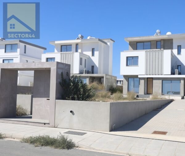 ⁦למכירה וילה מיחדת על מגרש 900 מ"ר באזור ליבדיה⁩ – תמונה ⁦2⁩
