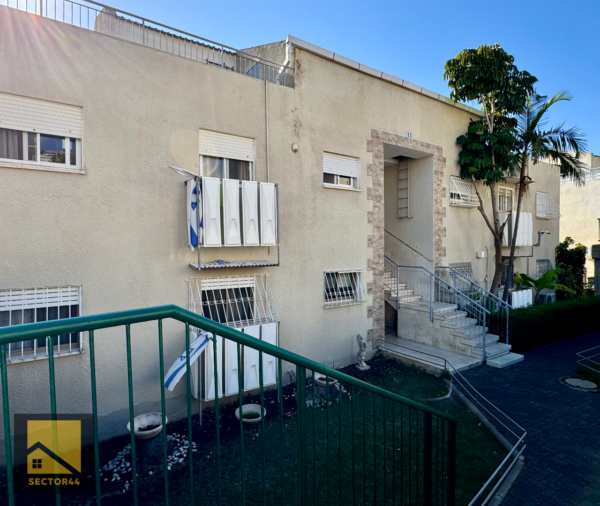 דופלקס ייחודי בעיצוב מודרני בשכונת רמות יצחק, רחוב הערמונים, נשר