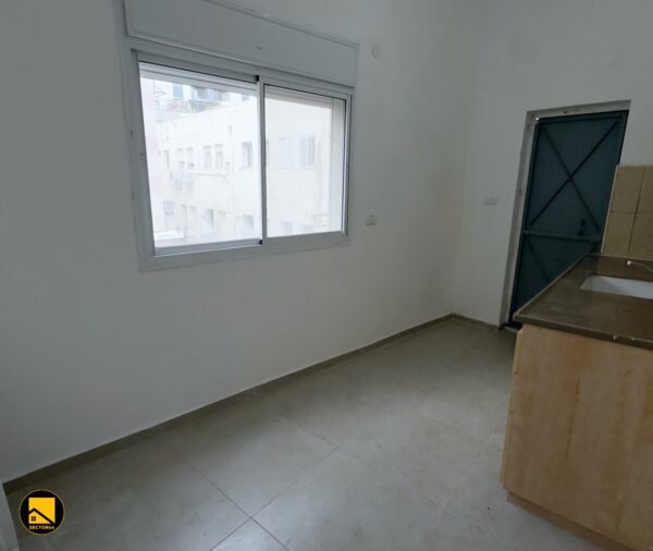 ⁦דירת 2 חדרים עם גישה לגג בעיר התחתית, חיפה⁩ – תמונה ⁦3⁩