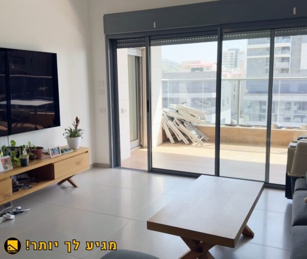 ⁦מרחב, מודרניות ונוחות – דירת 5 חדרים למכירה בנאות פרס!⁩ – תמונה ⁦2⁩