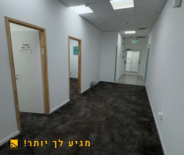 להשכרה – משרד מחולק עם פוטנציאל מצוין בצ’ק פוסט, חיפה
