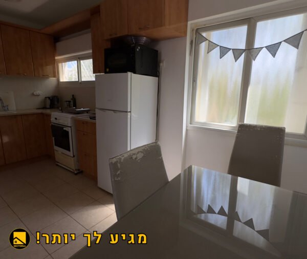 ⁦להשכרה ברמת התישבי – דירת 3 חדרים מרוהטת ברחוב שונמית⁩ – תמונה ⁦2⁩
